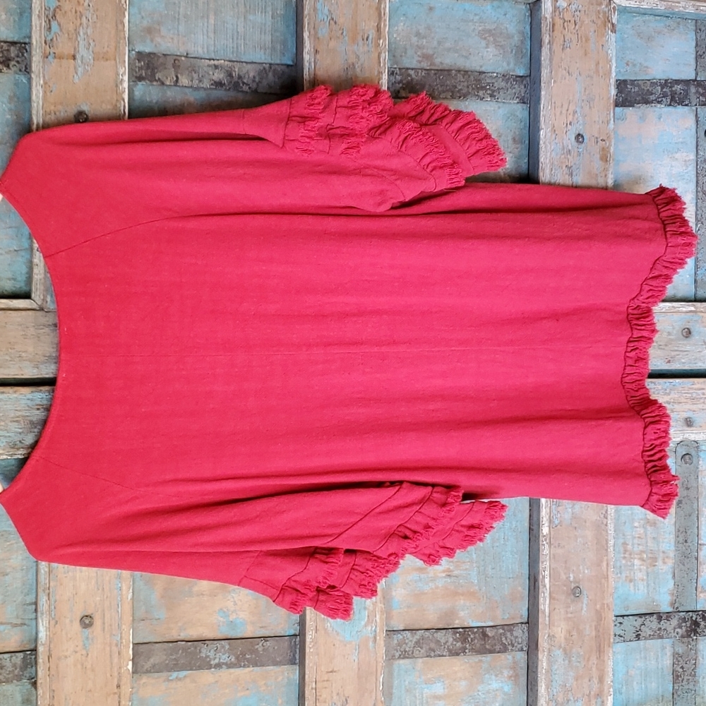 Fun, flowy red top - Picture 4 of 5